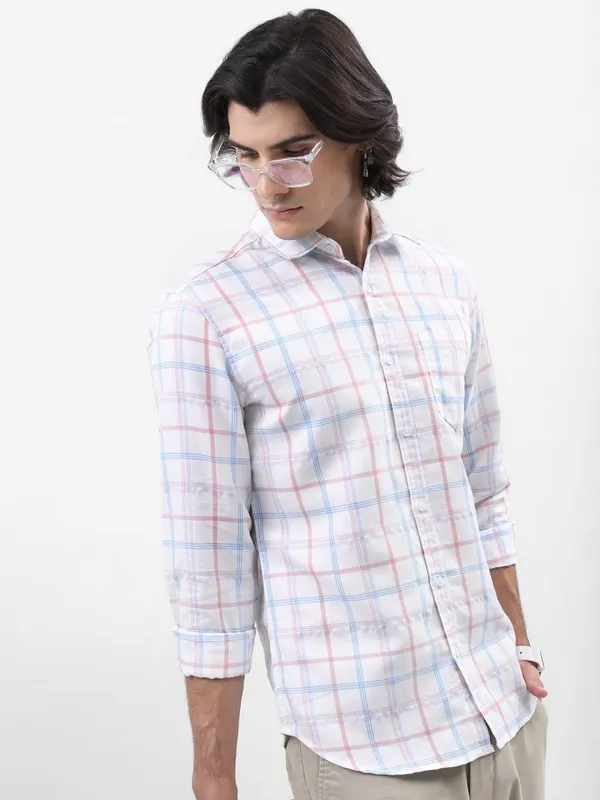  Highlander Men White Checked Slim Fit Casual Shirts