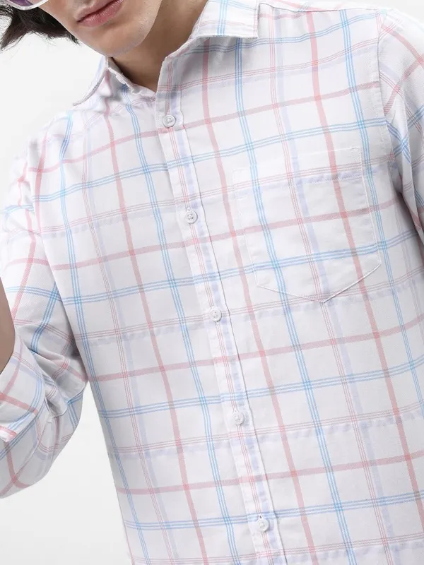  Highlander Men White Checked Slim Fit Casual Shirts