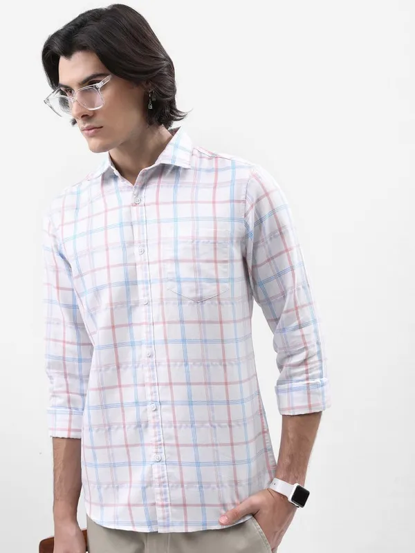  Highlander Men White Checked Slim Fit Casual Shirts
