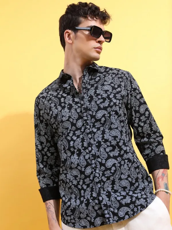  Ketch Men Black Printed Slim Fit Casual Shirts
