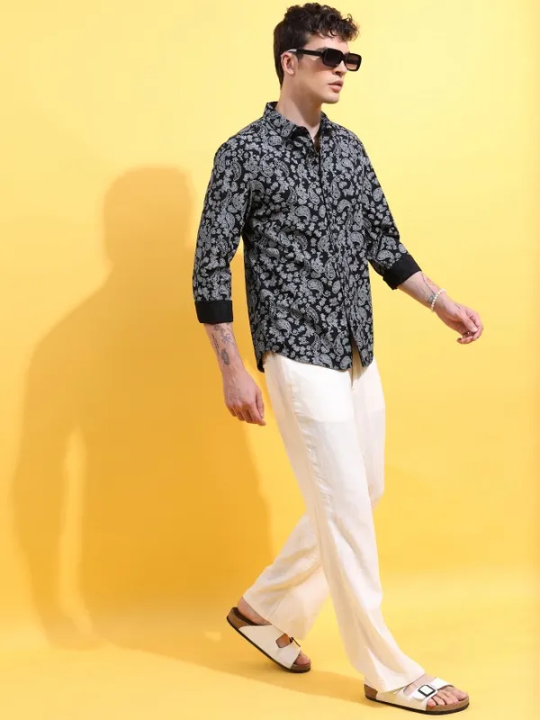  Ketch Men Black Printed Slim Fit Casual Shirts