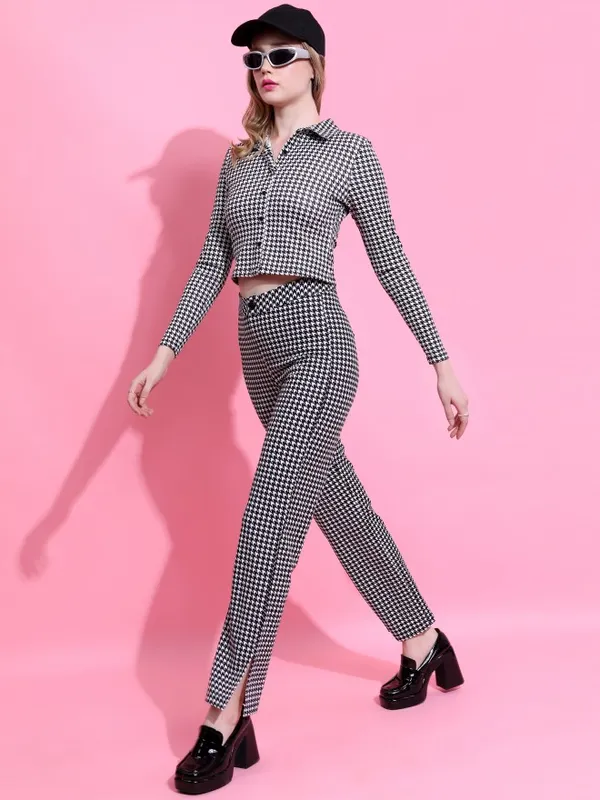 Tokyo Talkies Women Black Checked Regular Fit Casual Trouser