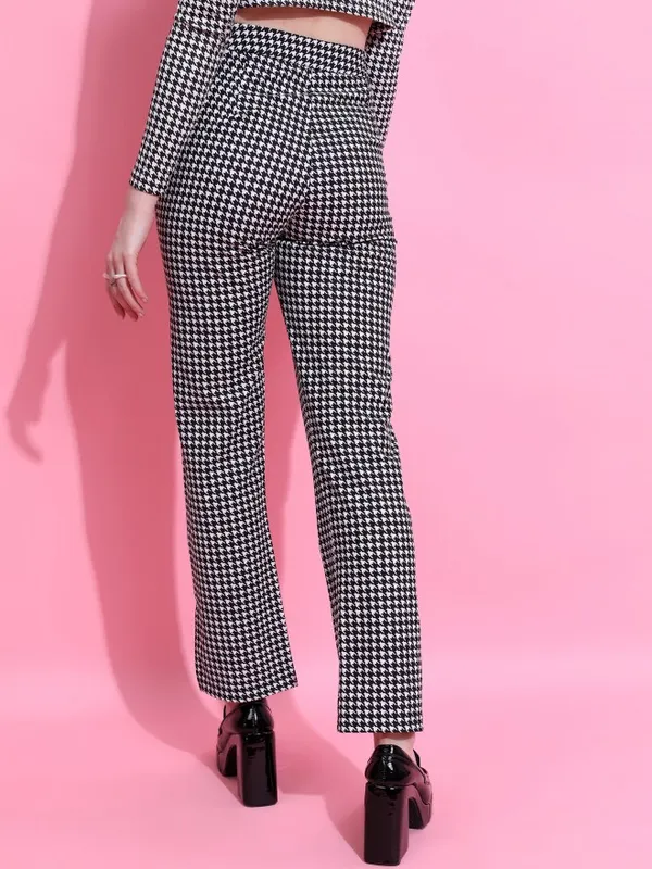 Tokyo Talkies Women Black Checked Regular Fit Casual Trouser