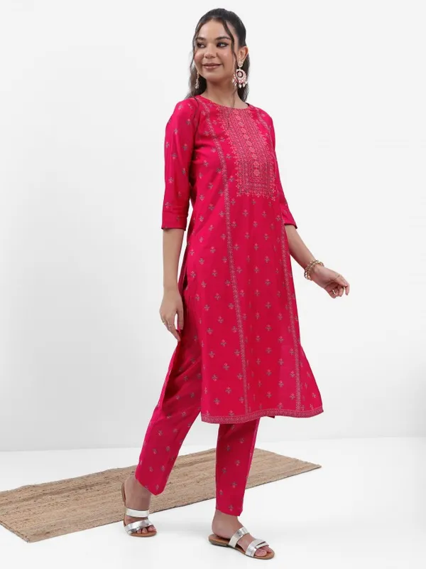  Vishudh Women Pink Kurta Sets