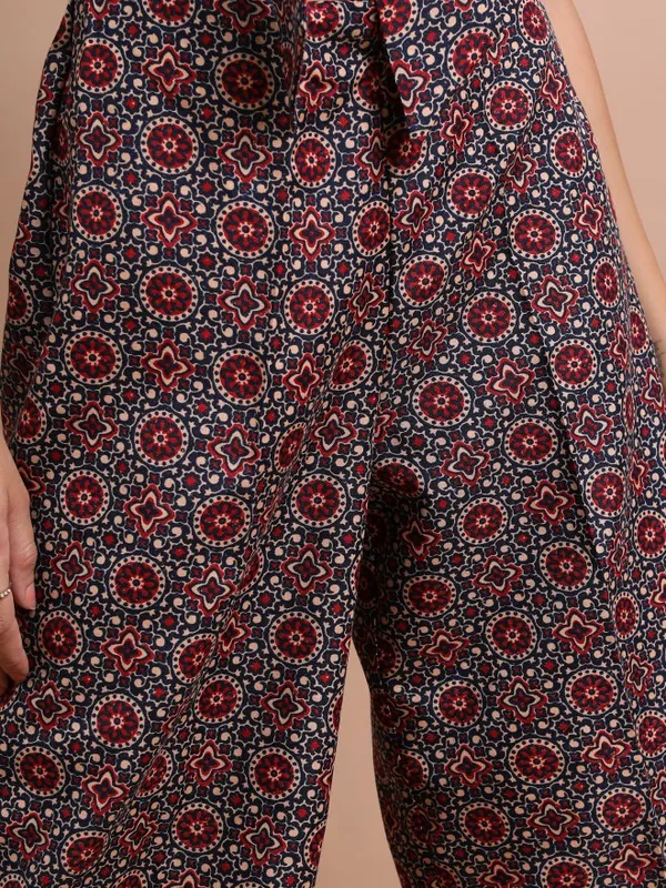 Vishudh Women Red Top With Palazzo