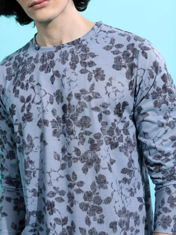 Men Printed Round Neck T-shirt