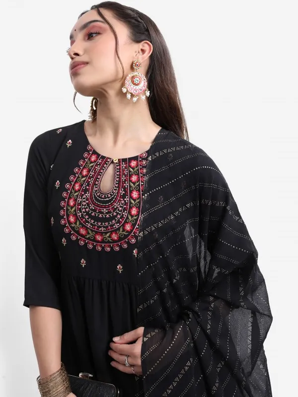  Vishudh Women Black Self Design Kurta Sets
