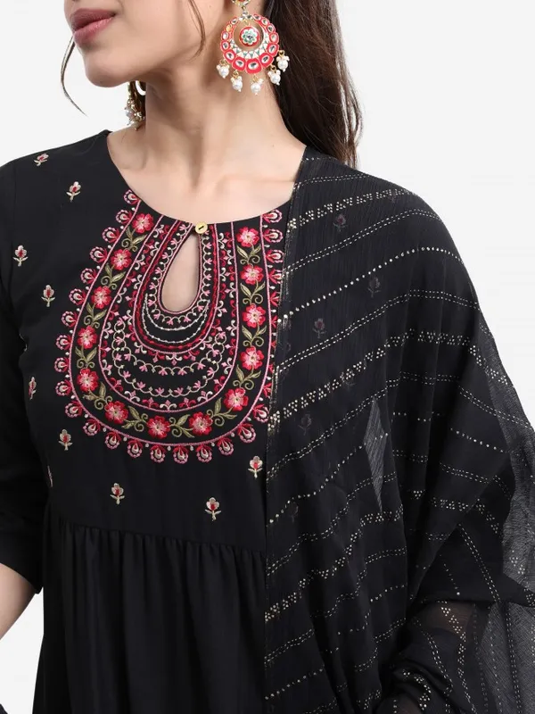  Vishudh Women Black Self Design Kurta Sets