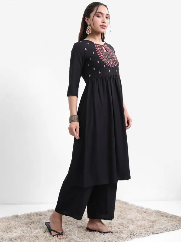  Vishudh Women Black Self Design Kurta Sets