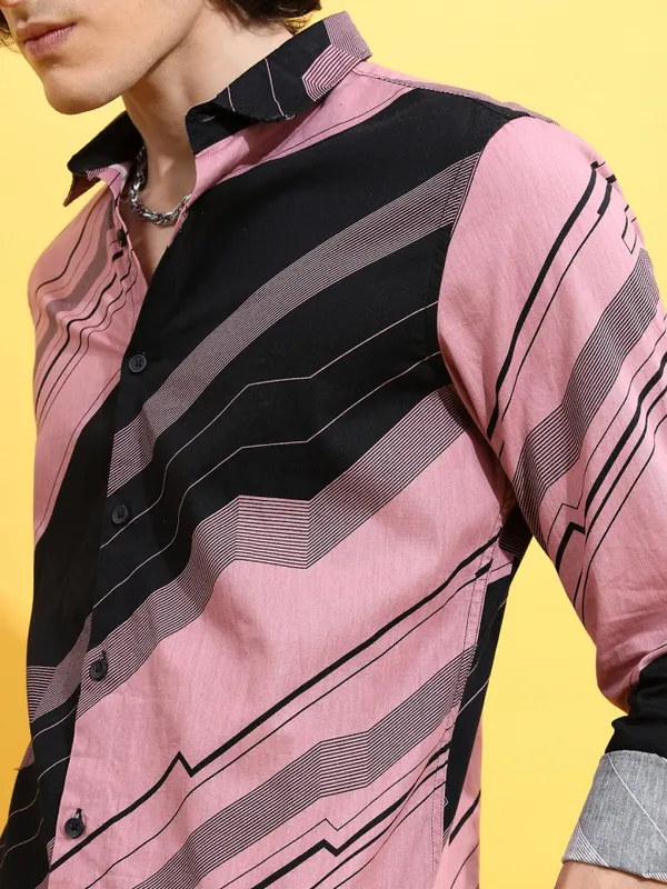  Ketch Men Black Printed Slim Fit Casual Shirts