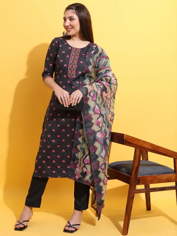 Women Kurta With Palazzo & Dupatta