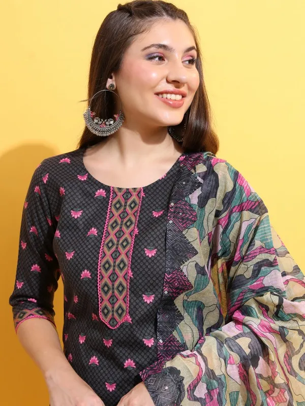 Women Kurta With Palazzo & Dupatta