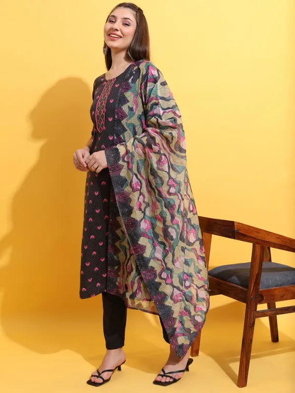 Women Kurta With Palazzo & Dupatta