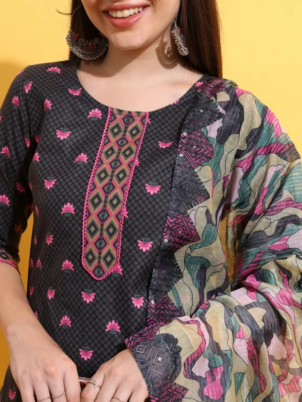 Women Kurta With Palazzo & Dupatta