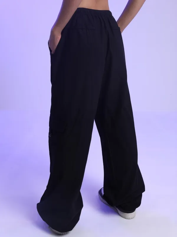  Tokyo Talkies Women Black Solid Loose Fit Casual Trousers