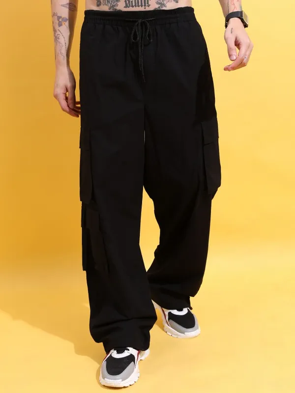  Highlander Men Black Loose Fit Solid Casual Trousers