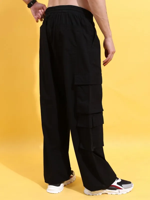 Highlander Men Black Loose Fit Solid Casual Trousers