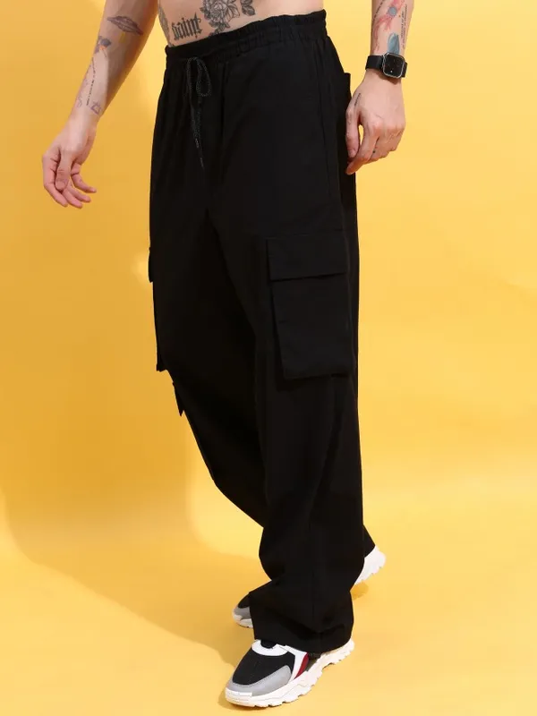  Highlander Men Black Loose Fit Solid Casual Trousers