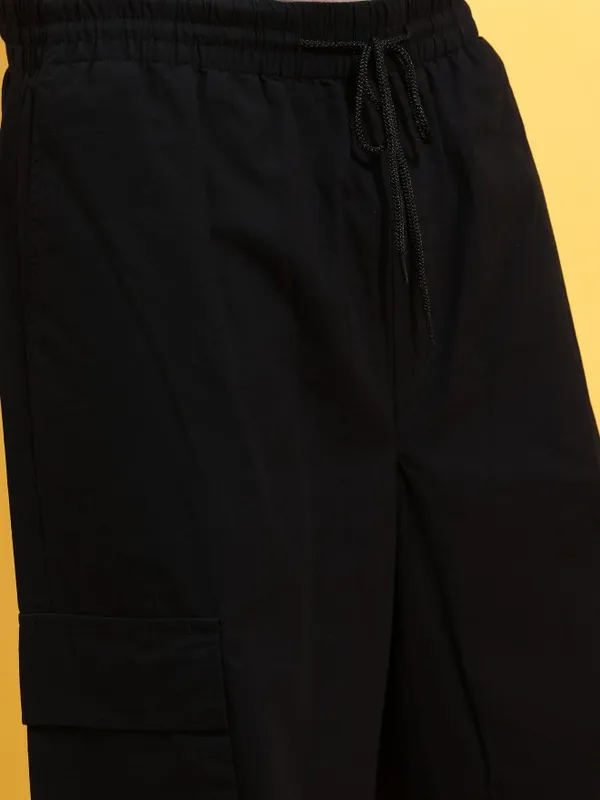  Highlander Men Black Loose Fit Solid Casual Trousers