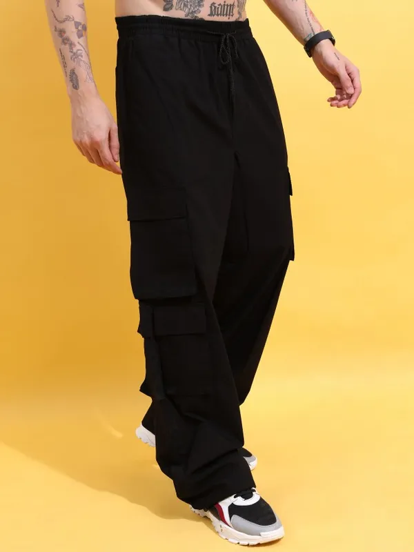  Highlander Men Black Loose Fit Solid Casual Trousers