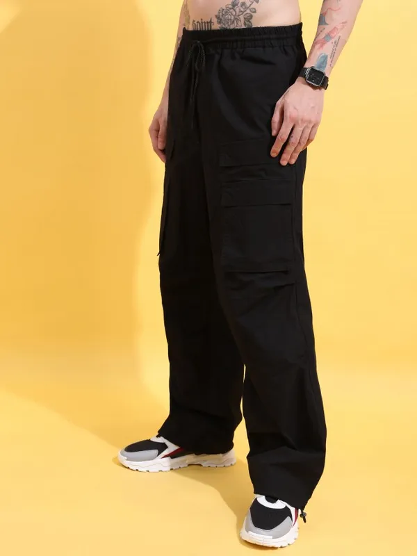  Highlander Men Black Loose Fit Solid Casual Trousers