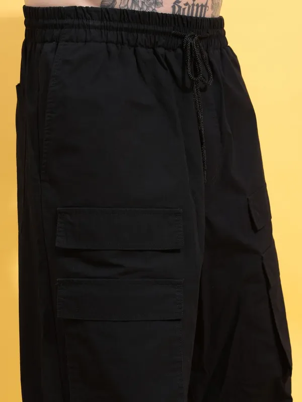  Highlander Men Black Loose Fit Solid Casual Trousers