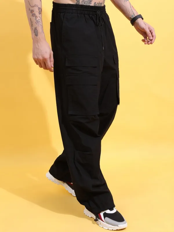  Highlander Men Black Loose Fit Solid Casual Trousers