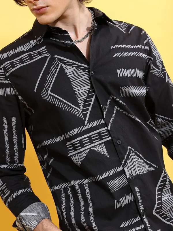  Highlander Men Black Printed Slim Fit Casual Shirts