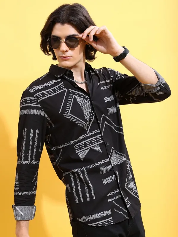  Highlander Men Black Printed Slim Fit Casual Shirts