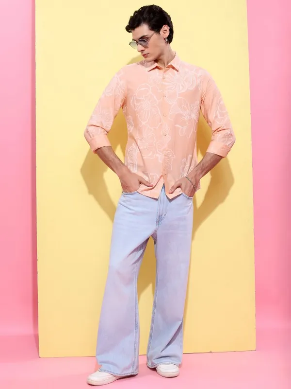  Highlander Men Peach Printed Slim Fit Casual Shirts