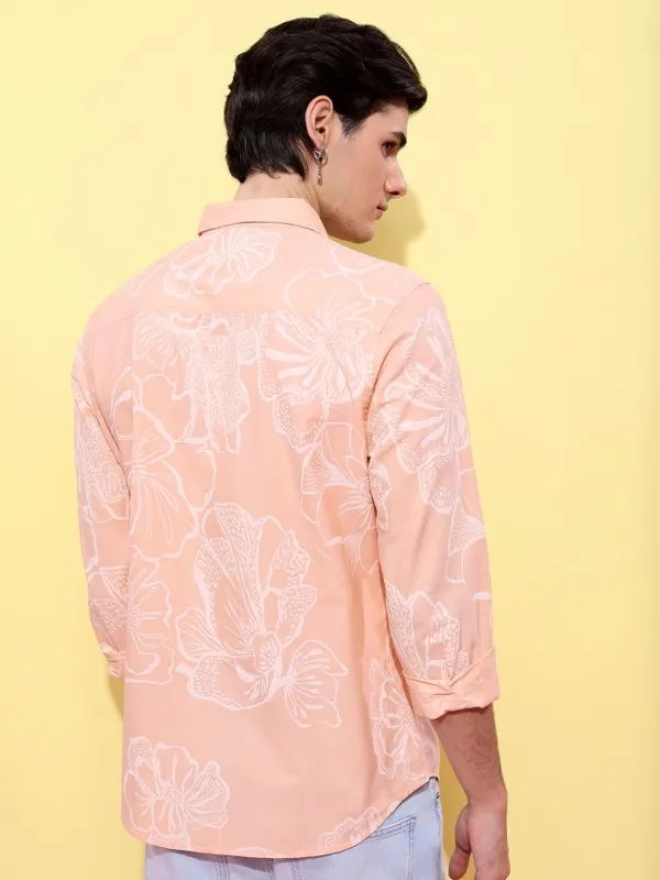  Highlander Men Peach Printed Slim Fit Casual Shirts