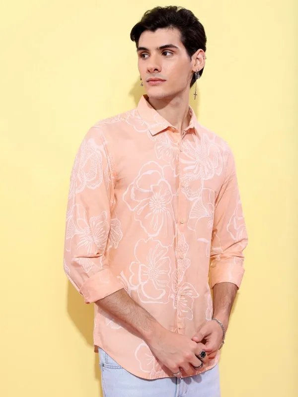  Highlander Men Peach Printed Slim Fit Casual Shirts