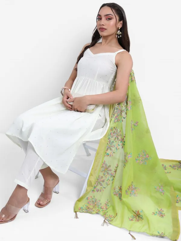 Women Kurta With Trouser & Dupatta