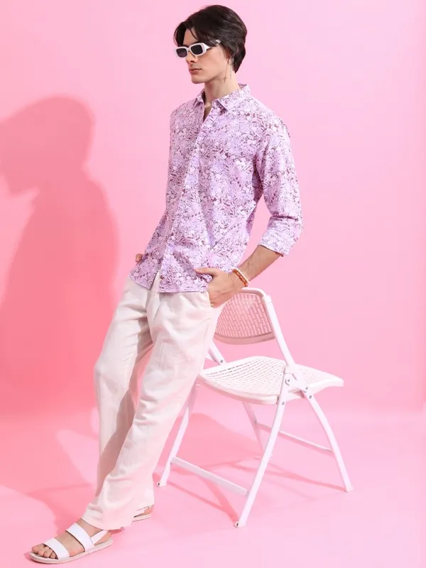  Highlander Men Lavender Printed Slim Fit Casual Shirts