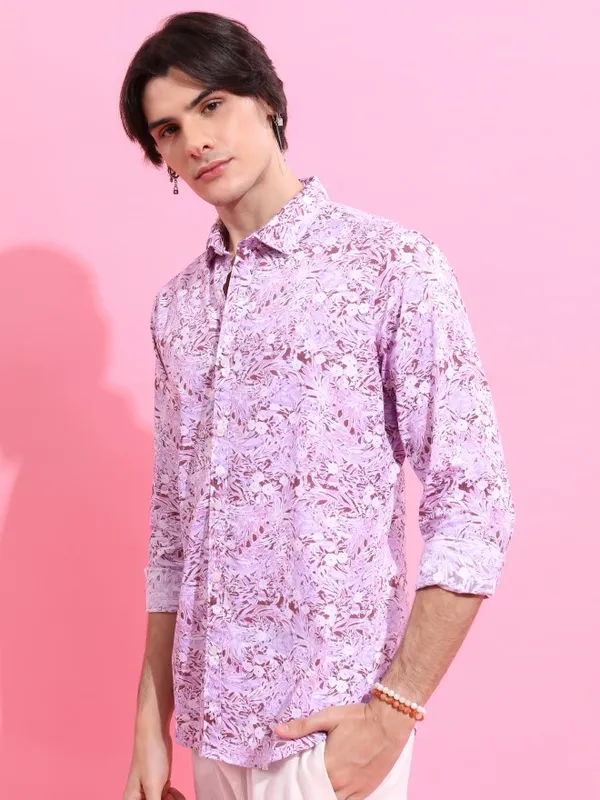  Highlander Men Lavender Printed Slim Fit Casual Shirts