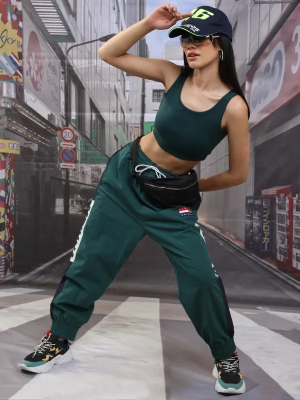  Tokyo Talkies Women Green Solid Regular Tops
