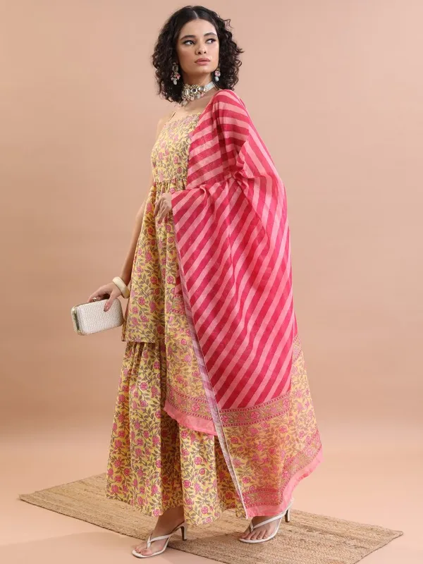 Women Top With Sharara & Dupatta