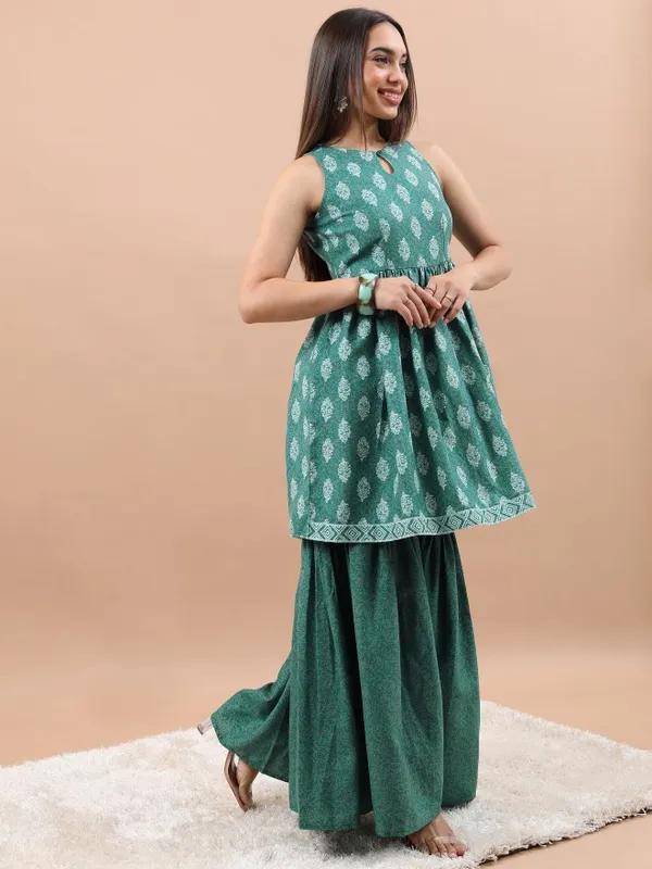  Ketch Women Teal Printed Kurta Sets