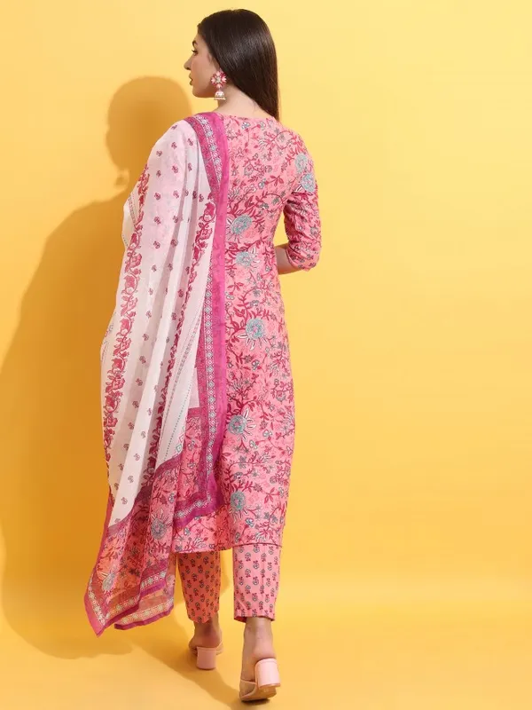  Ketch Women Peach Printed Kurta Sets