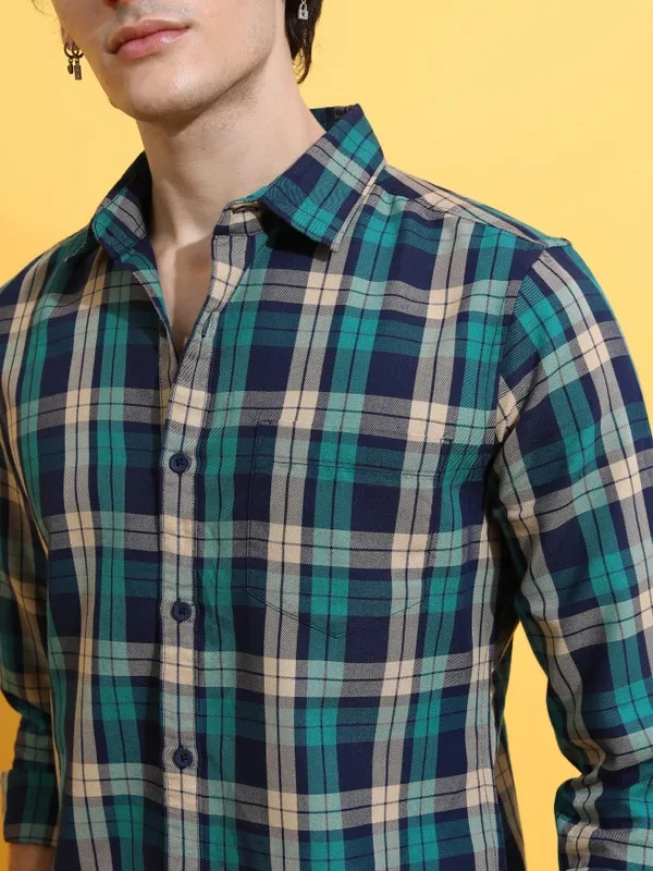  Highlander Men Green Checked Slim Fit Casual Shirts