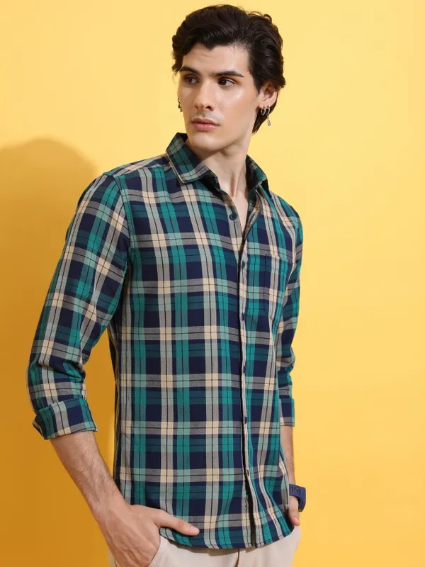  Highlander Men Green Checked Slim Fit Casual Shirts