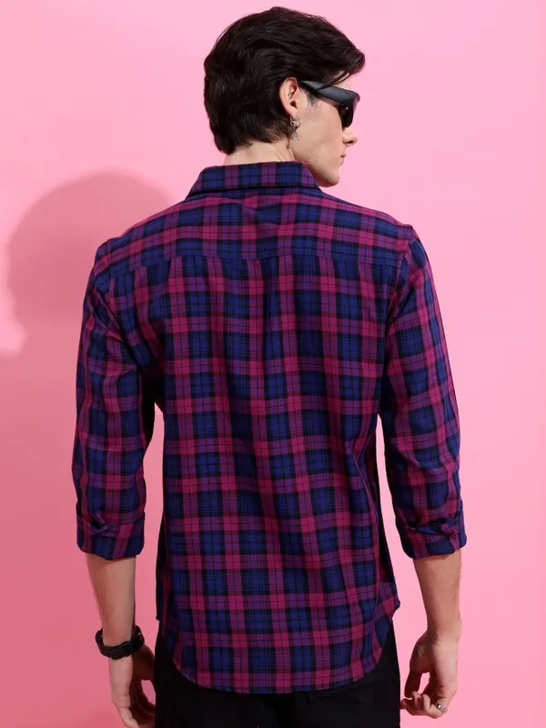  Highlander Men Pink Checked Slim Fit Casual Shirts