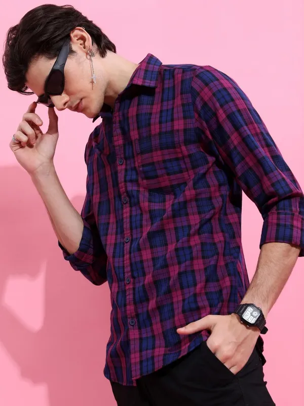  Highlander Men Pink Checked Slim Fit Casual Shirts