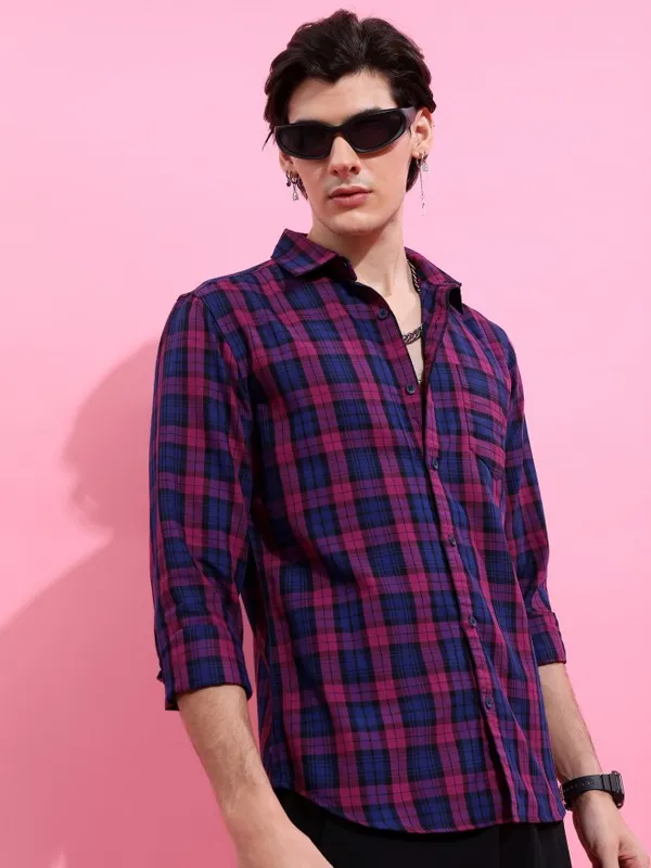  Highlander Men Pink Checked Slim Fit Casual Shirts