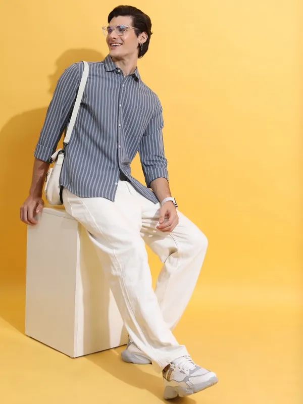  Highlander Men Grey Striped Slim Fit Casual Shirts