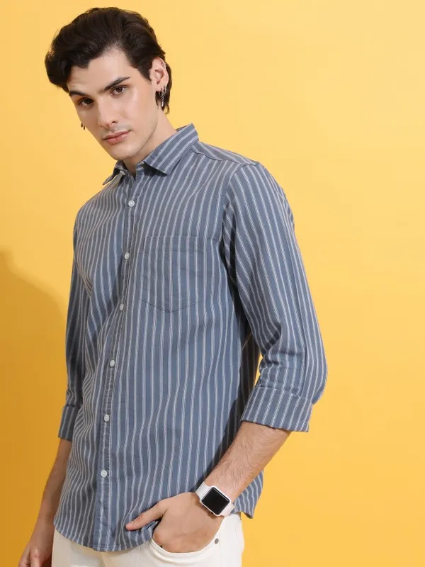  Highlander Men Grey Striped Slim Fit Casual Shirts