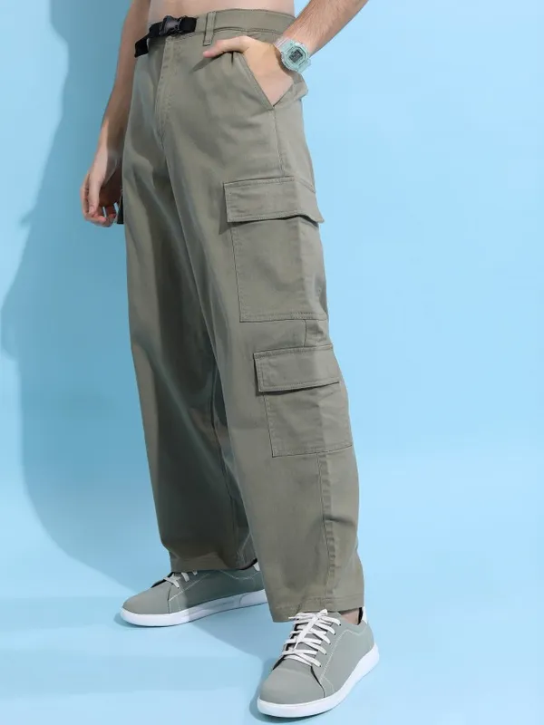  Highlander Men Olive Regular Fit Solid Casual Trousers