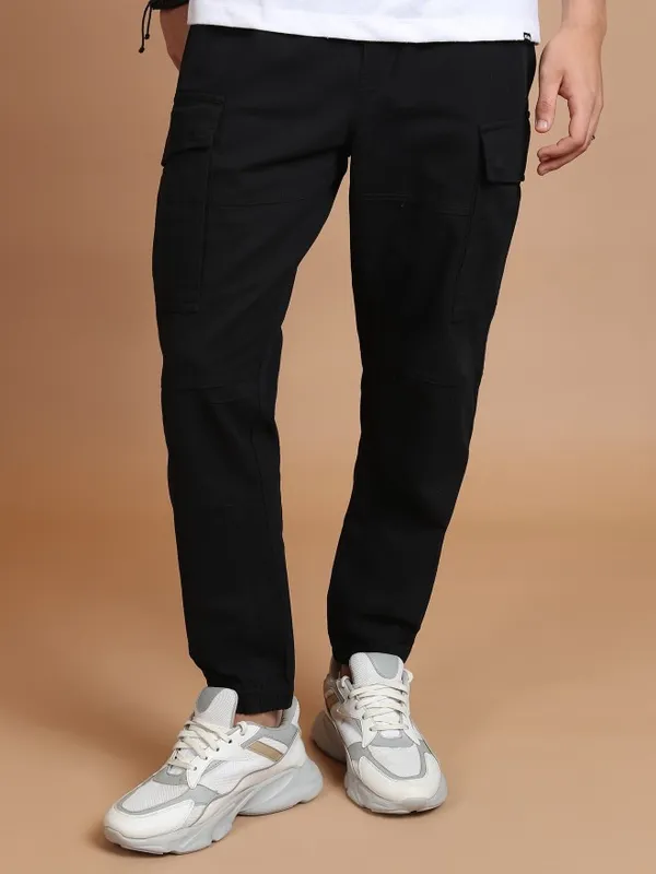  Highlander Men Black Regular Fit Solid Casual Trousers