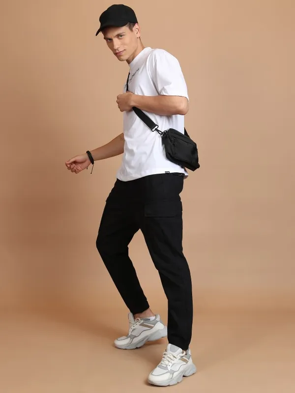  Highlander Men Black Regular Fit Solid Casual Trousers