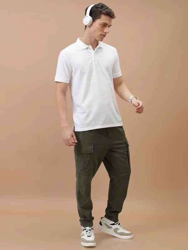  Highlander Men Olive Regular Fit Solid Casual Trousers